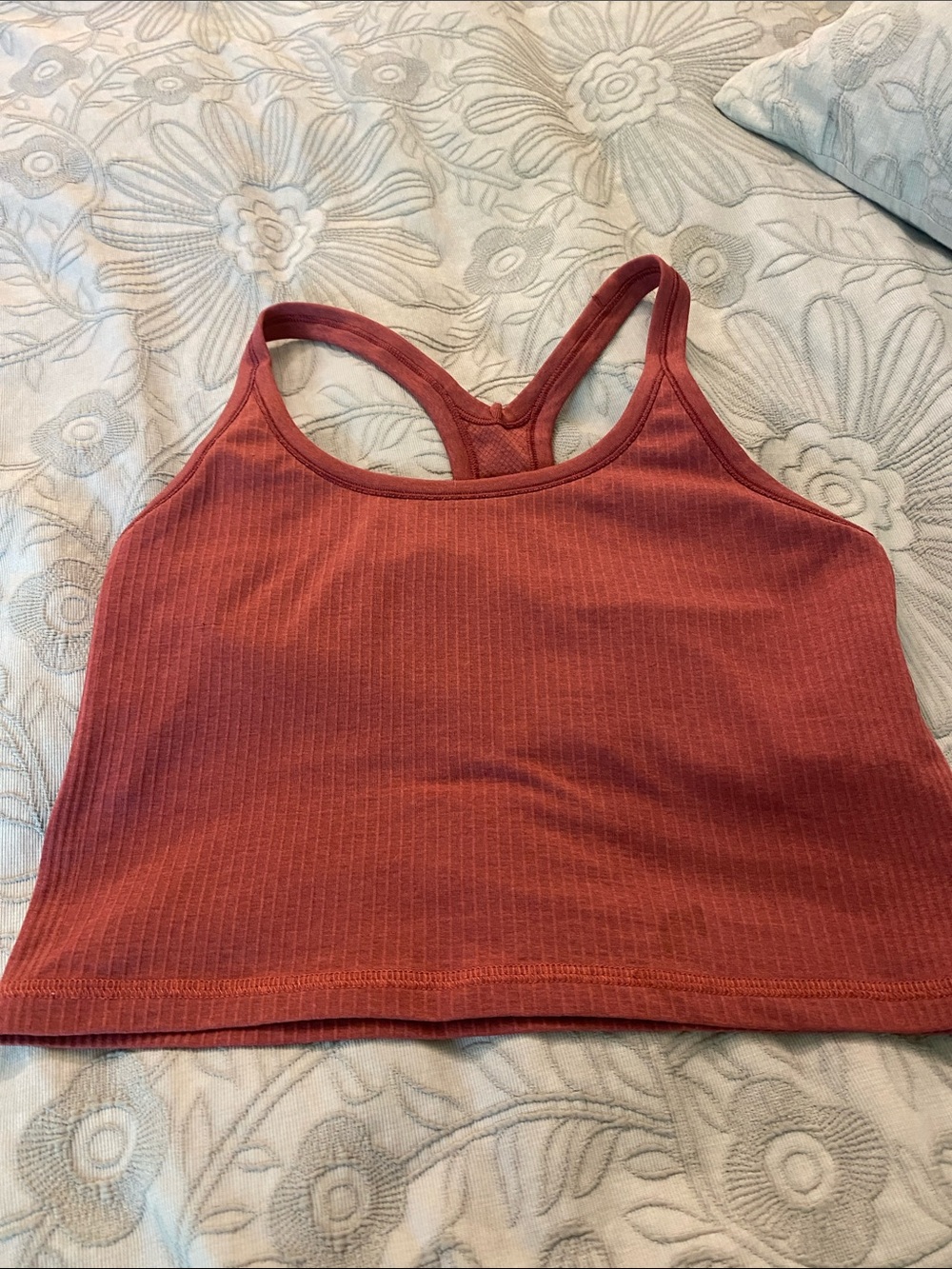 Lululemon 8 ebb to street crop
